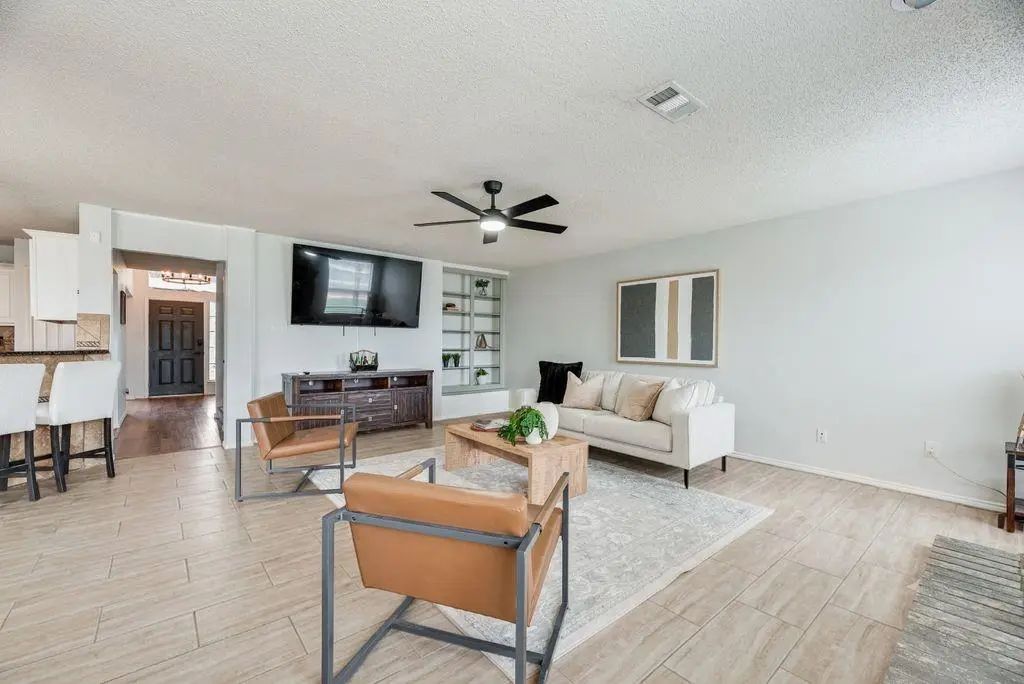 108 Bowie Street, Forney