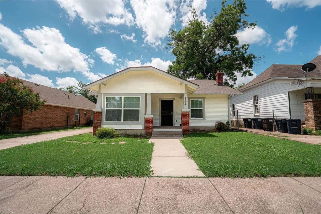 924 E Leuda Street, Fort Worth