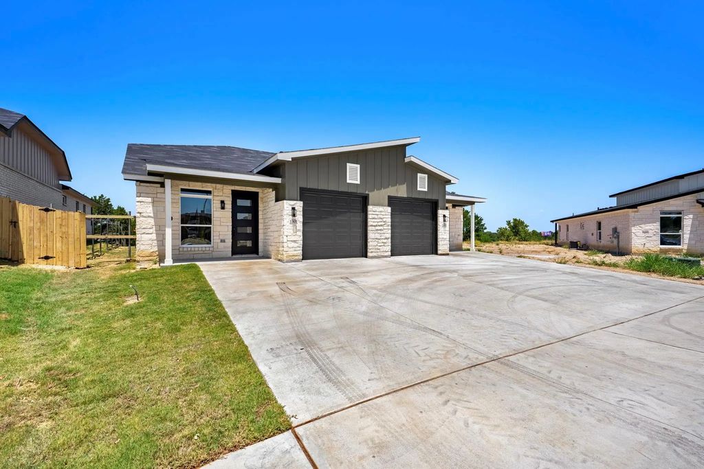 1301 Lone Pine Way, Killeen