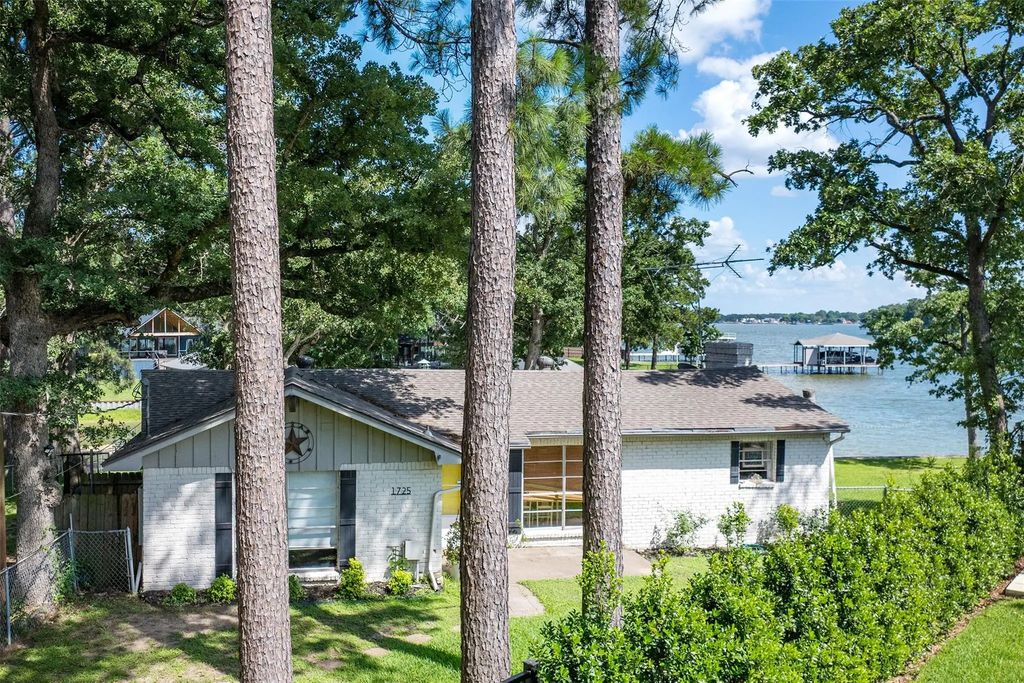 1725 Oak Shore Drive, Tool
