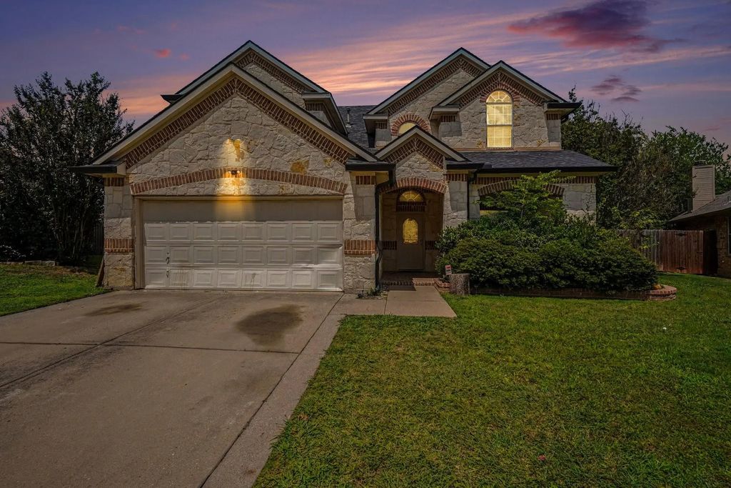 8660 Lariat Circle, Fort Worth