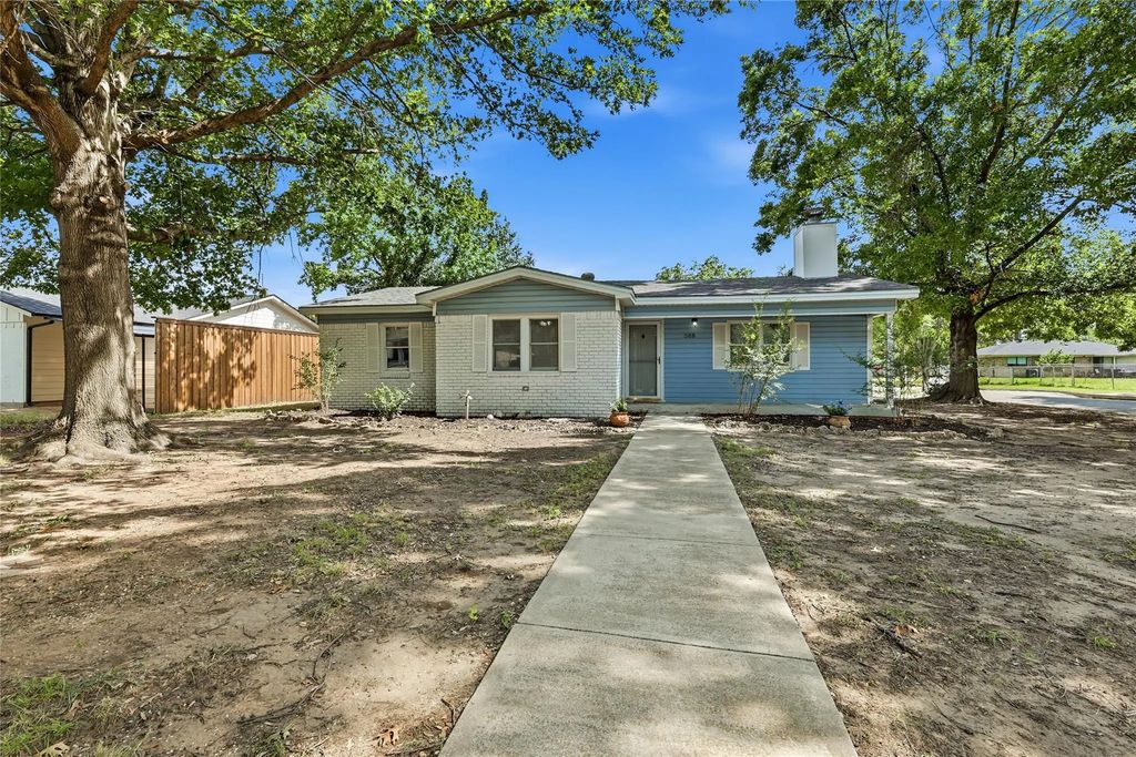 588 Pine Street, Lewisville