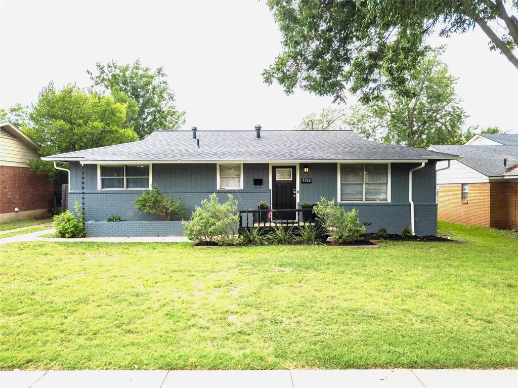 3704 Stadium Drive, Fort Worth