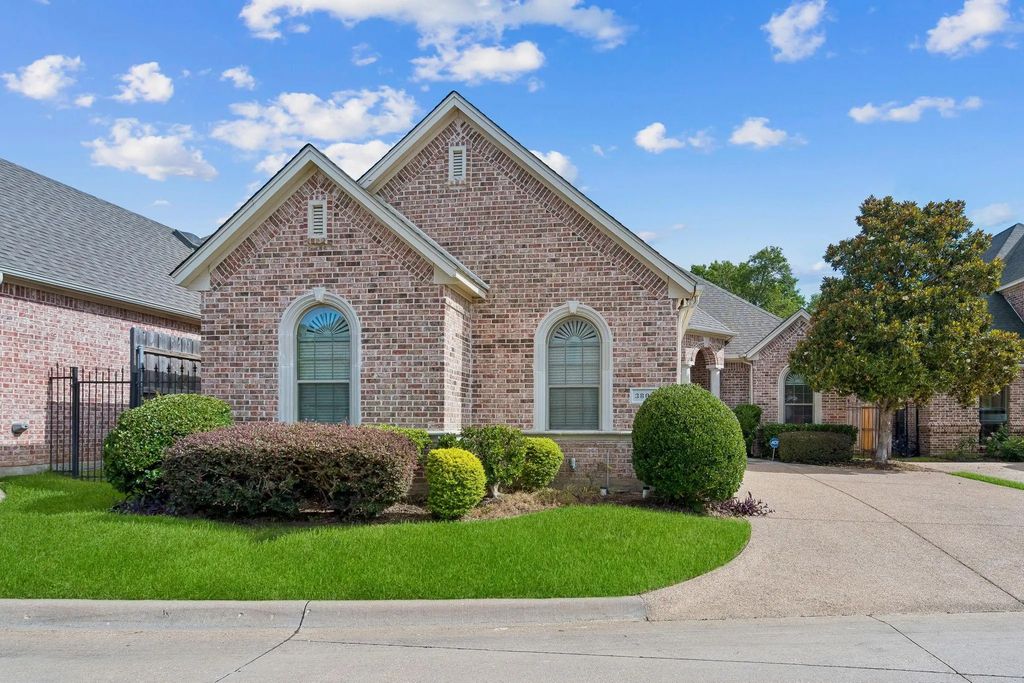 3803 Park Flower Court, Arlington