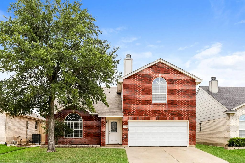 8959 Rushing River Drive, Fort Worth