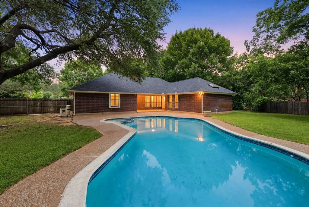 1805 Renfro Road, Colleyville