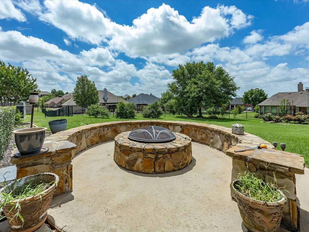 11029 Owl Creek Drive, Fort Worth