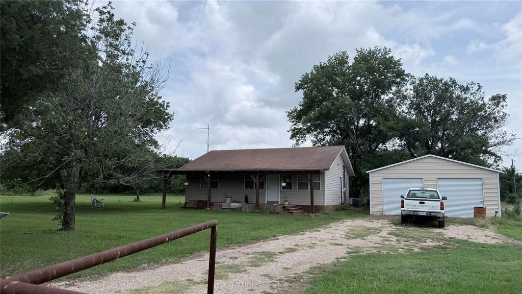 232 Railroad Drive, Mabank