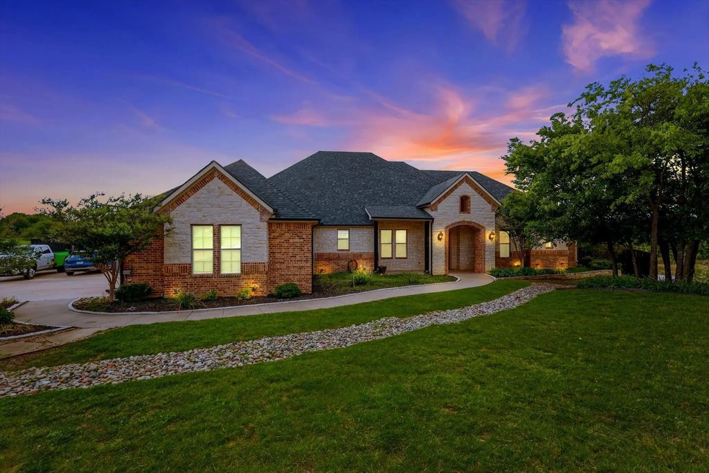 1040 Lighthouse Court, Grand Prairie