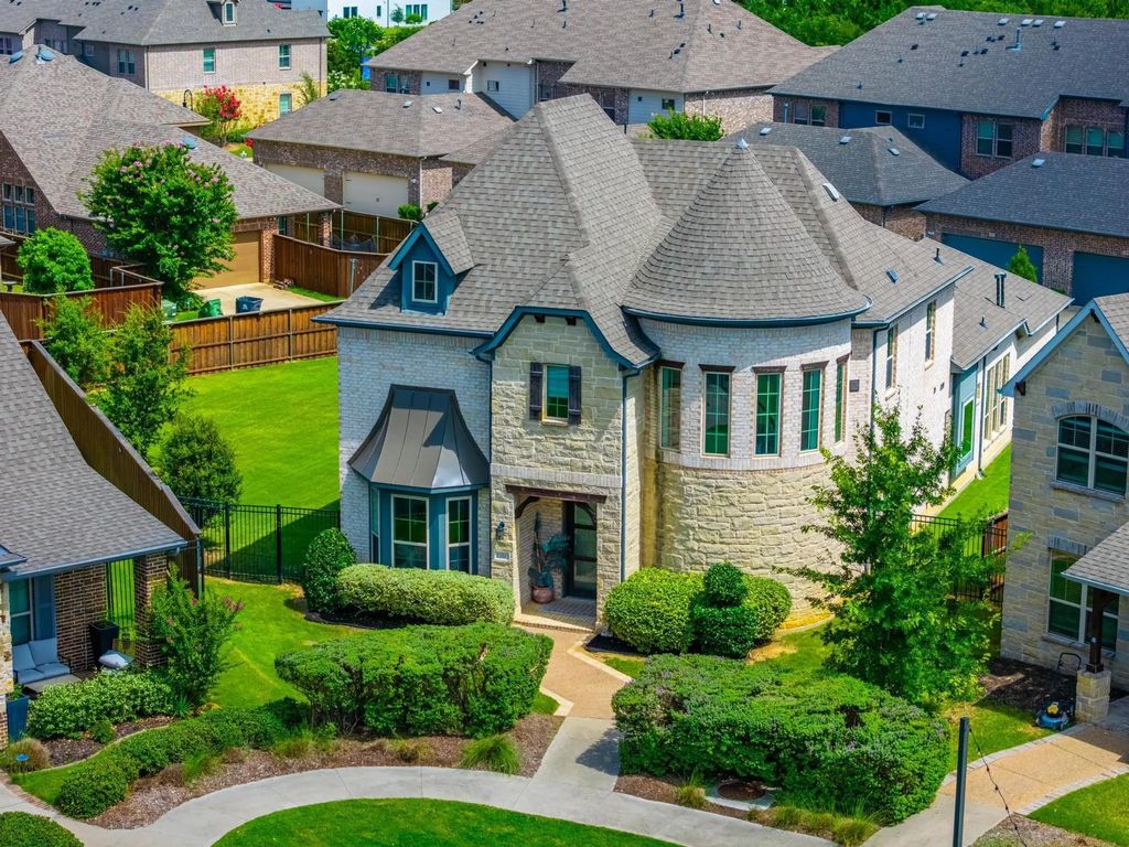 1205 Shady Fox Way, Arlington