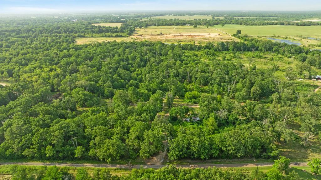5200 County Road 45080, Arthur City