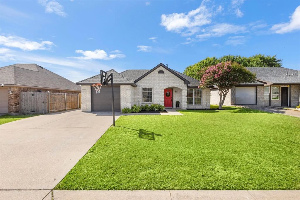 620 Brenna Road, Waxahachie