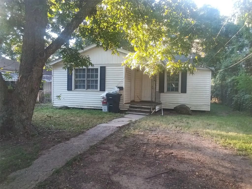 204 Montgomery Street, Bossier City