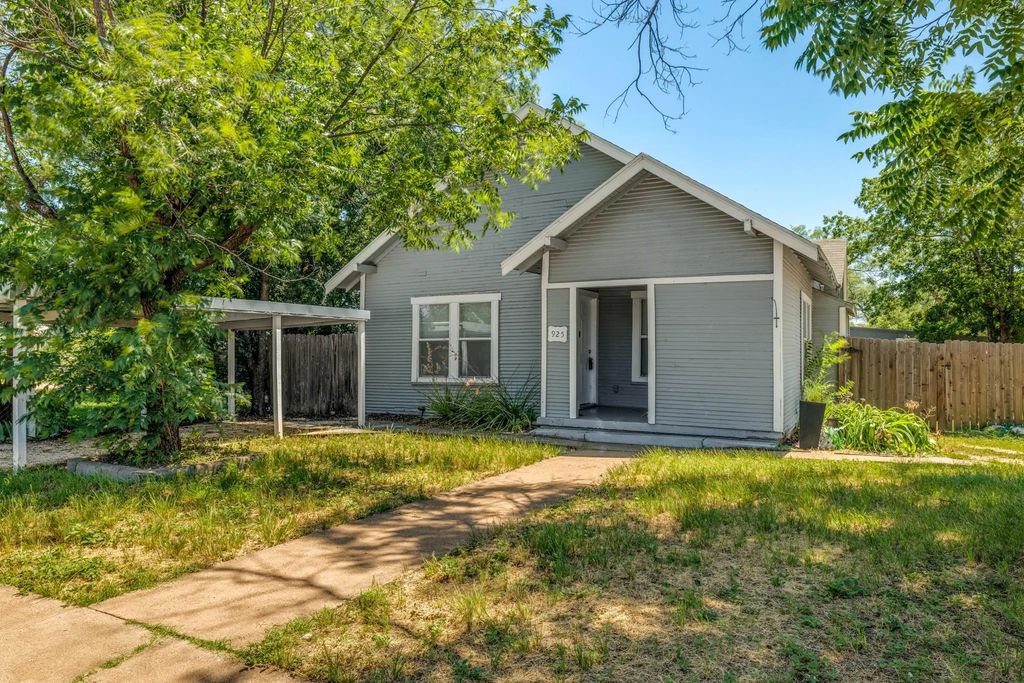 925 Palm Street, Abilene