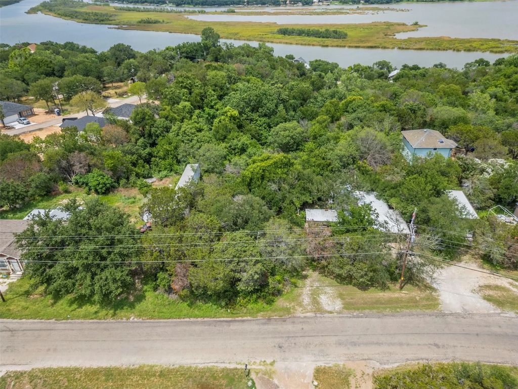 4311 W Oak Trail, Granbury