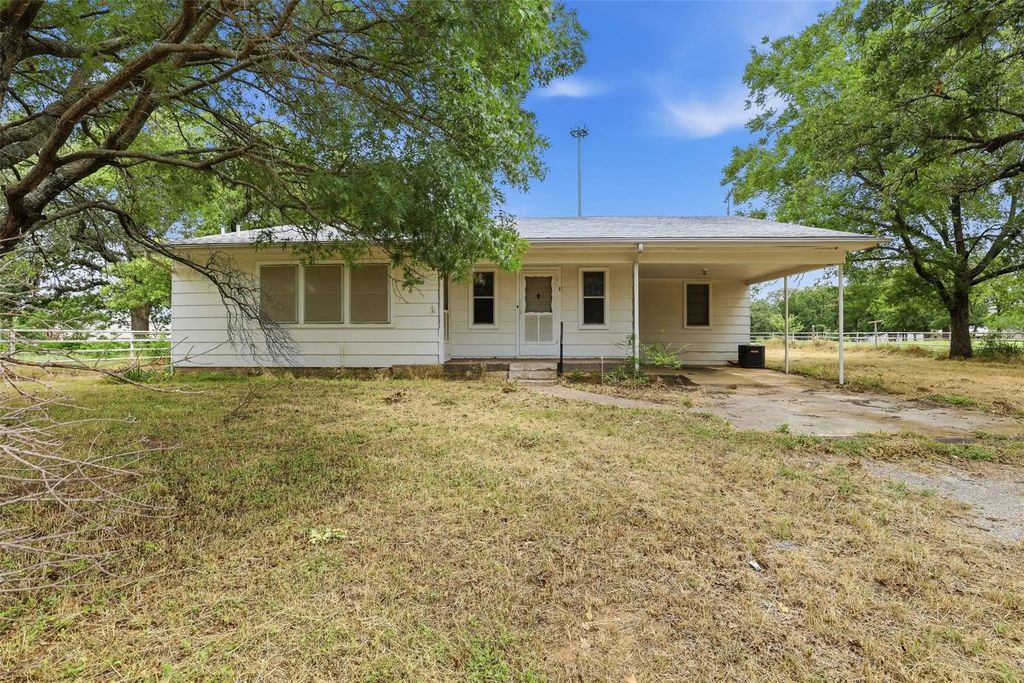 820 Goshen Road, Springtown