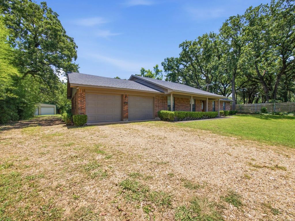 316 Shadywood Lane, Seagoville
