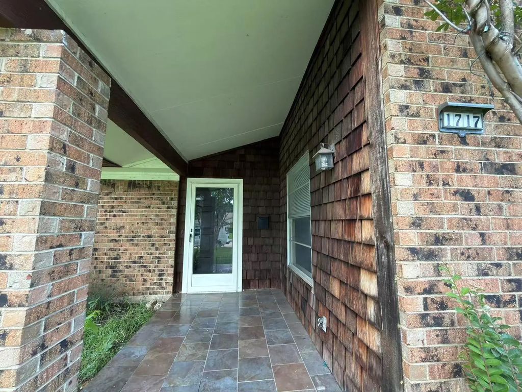1717 Warwick Street, Garland
