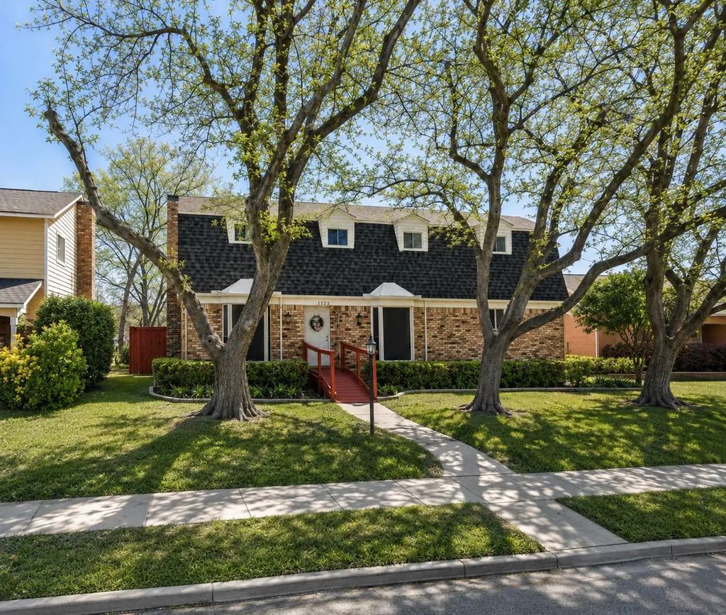 1122 Doss Drive, Garland