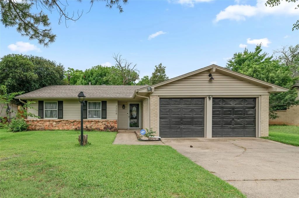 2308 Westwood Drive, Denton