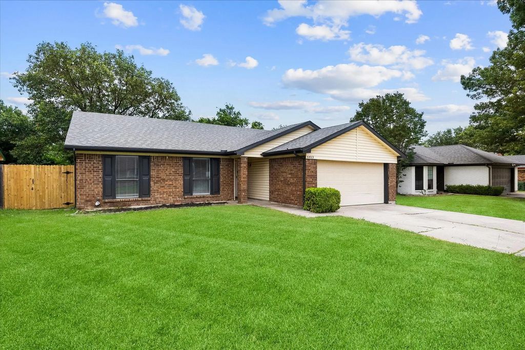 6403 Minuteman Lane, Arlington
