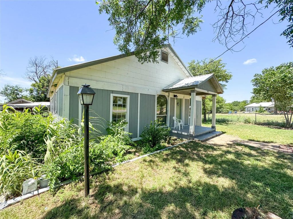1402 Avenue A, Cisco