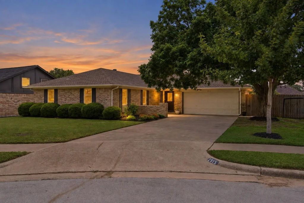 2915 Post Oak Court, Bedford