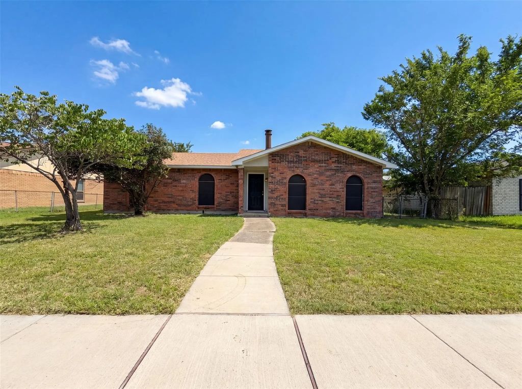 1906 Stockton Trail, Grand Prairie