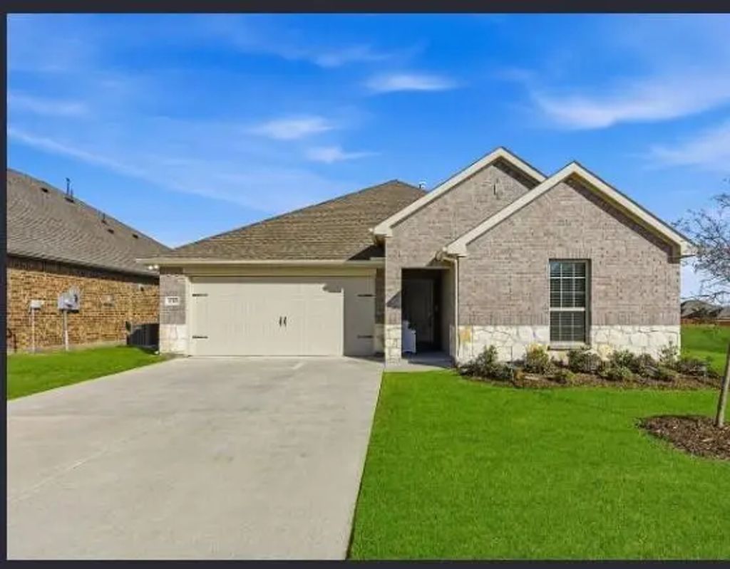 830 Creekview, Lavon