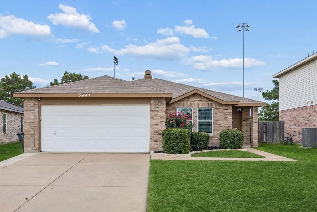 5441 Camarillo Drive, Fort Worth