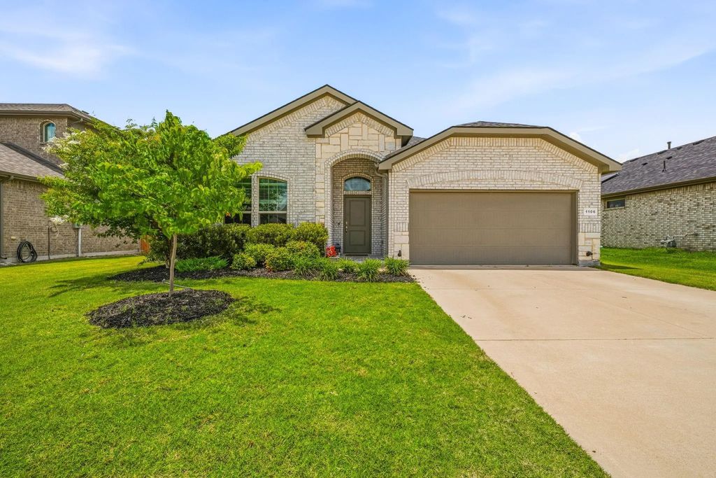1106 Burlingame Drive, Cleburne