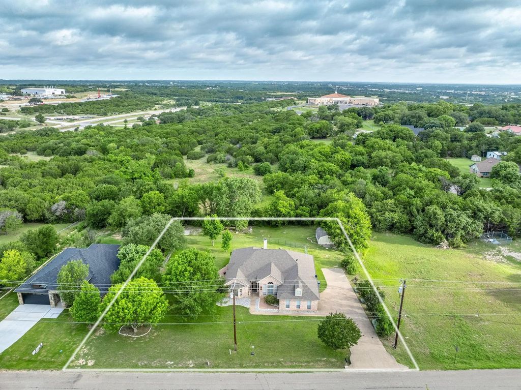 214 Knob Hill Drive, Granbury