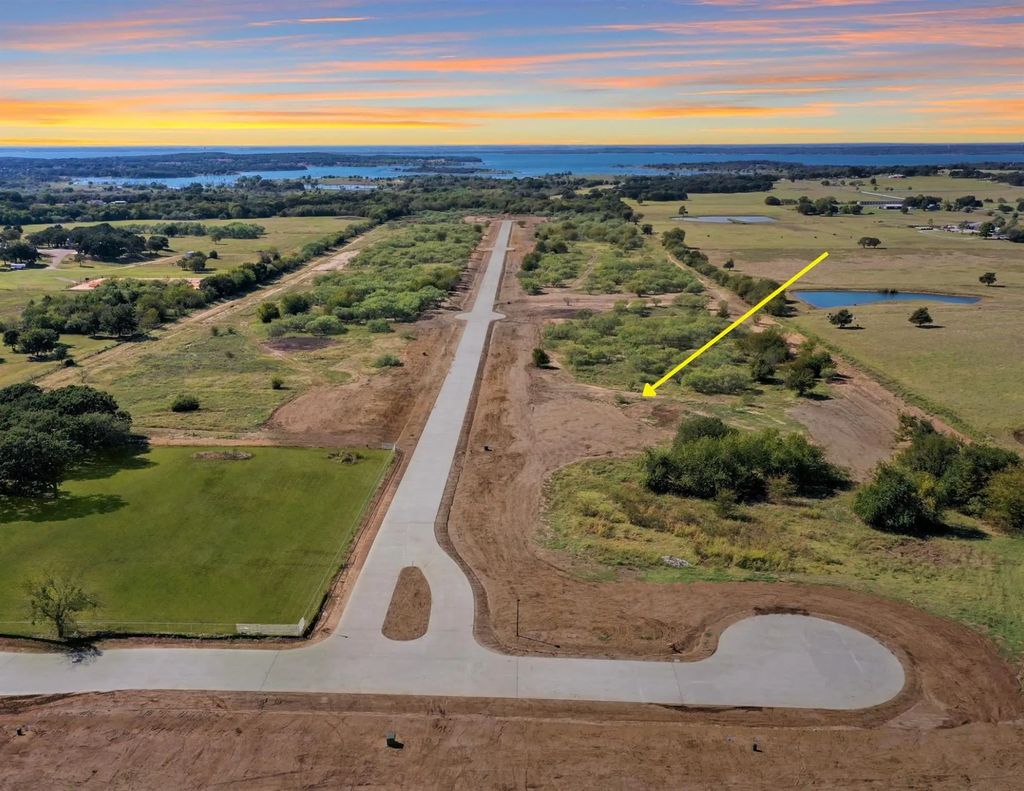 720 Vest Lane, Pilot Point