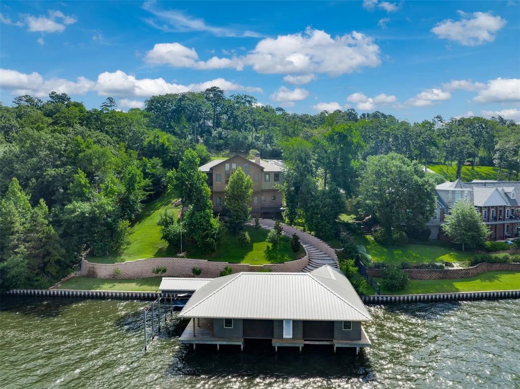 127 Lake Bluff Drive, Bullard