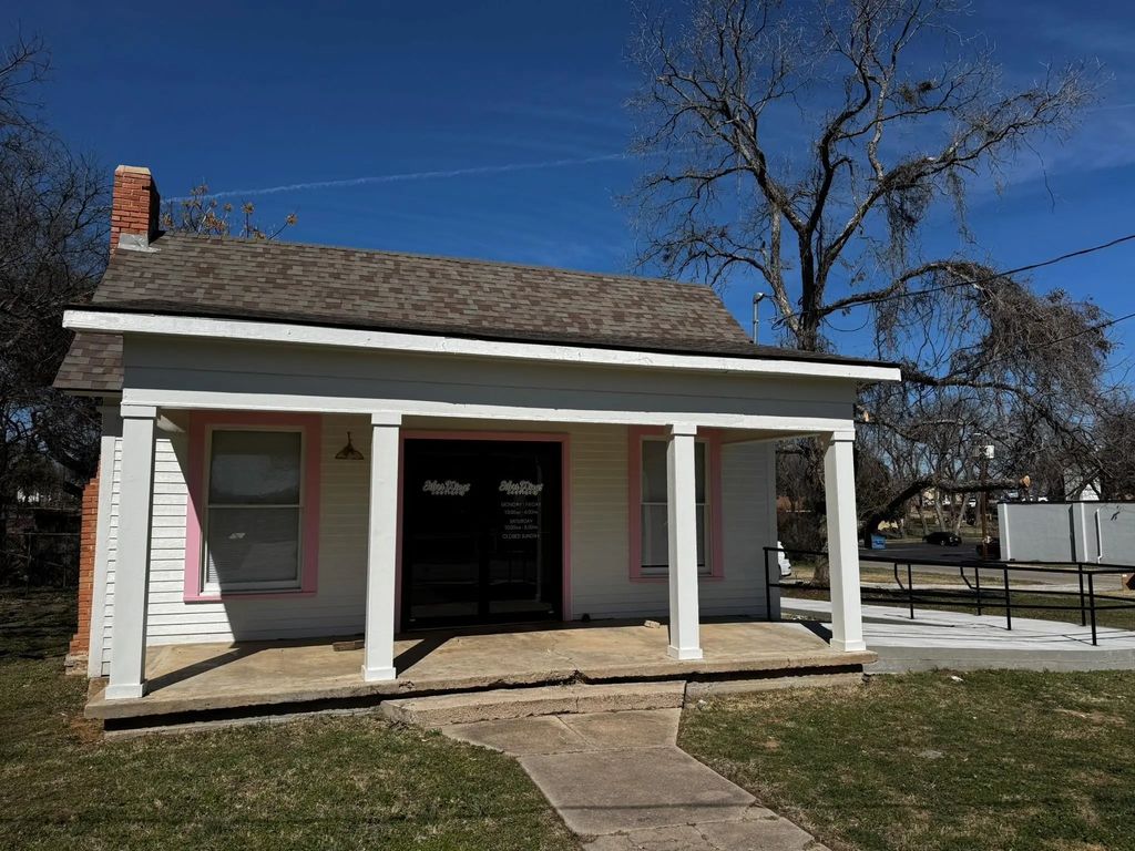 647 W W Washington Street, Stephenville
