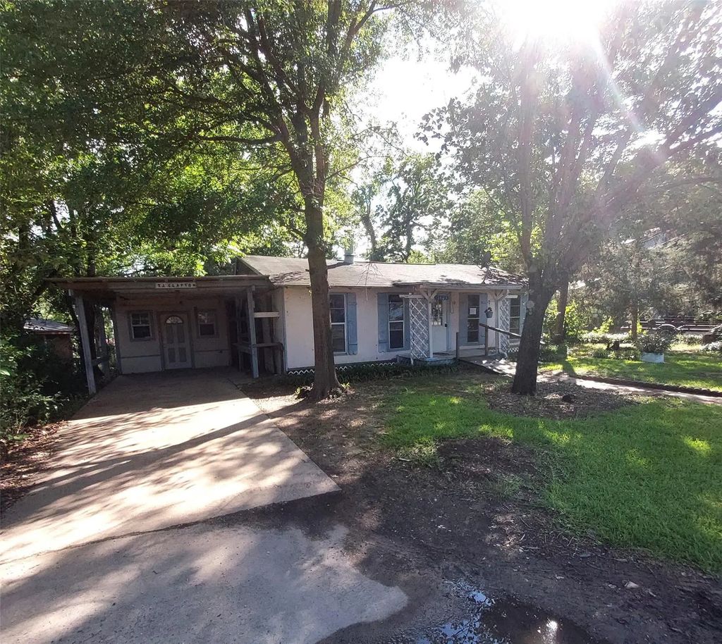 1805 Cherokee Trace, Tool
