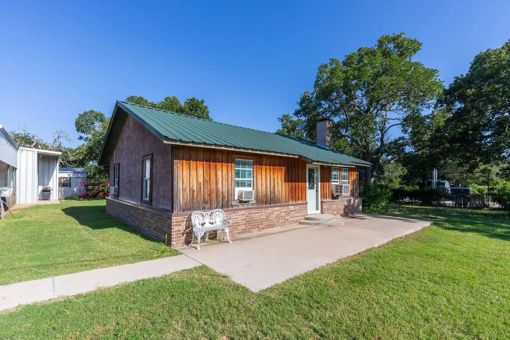 2143 County Road 113, Clyde
