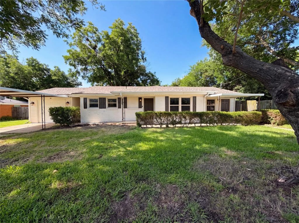 402 Childers Avenue, Benbrook