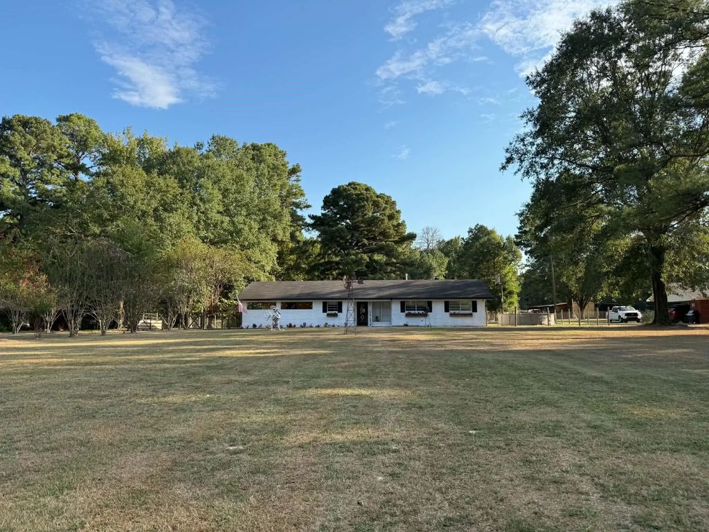 24133 Highway 157, Springhill