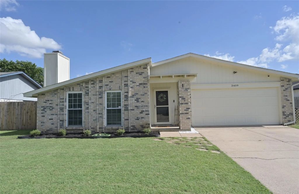 3409 Forest Creek Drive, Fort Worth
