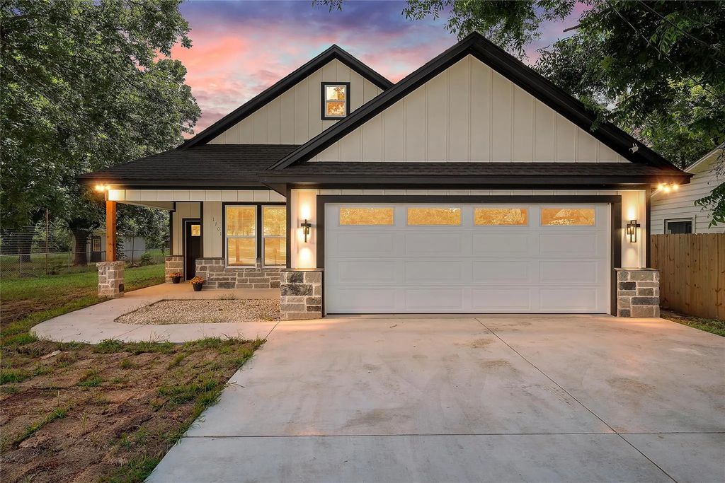 1701 Egan Lane, Waco