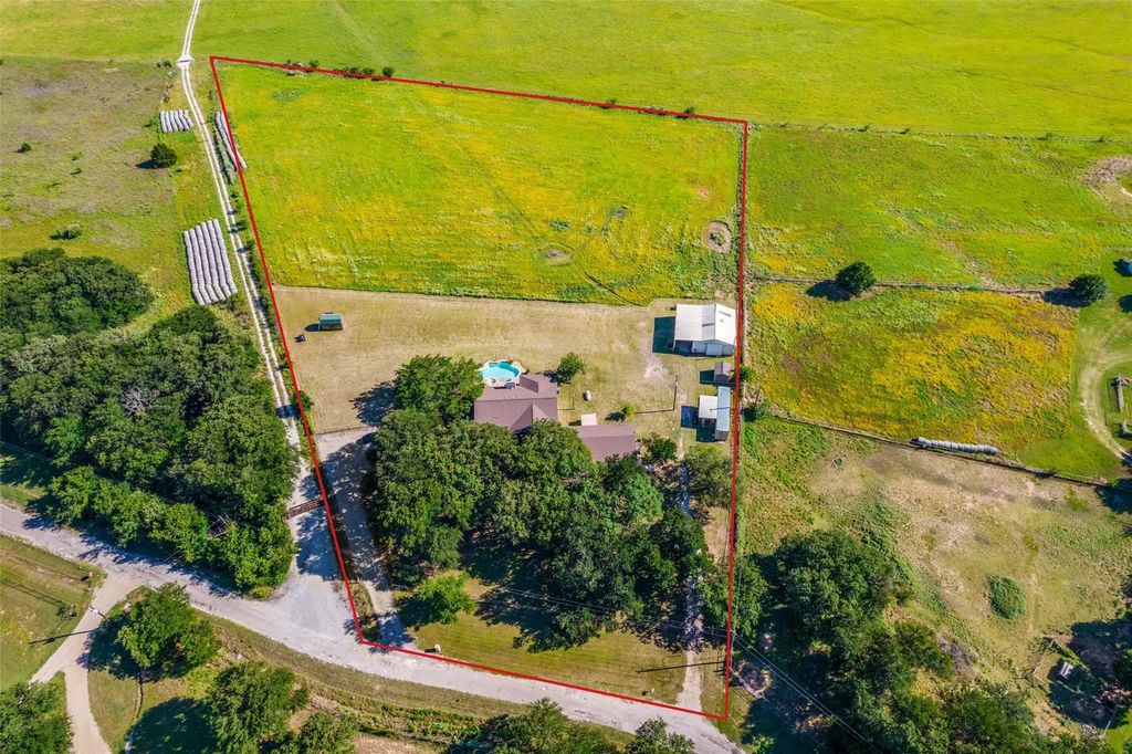 108 Gladdis Lane, Springtown