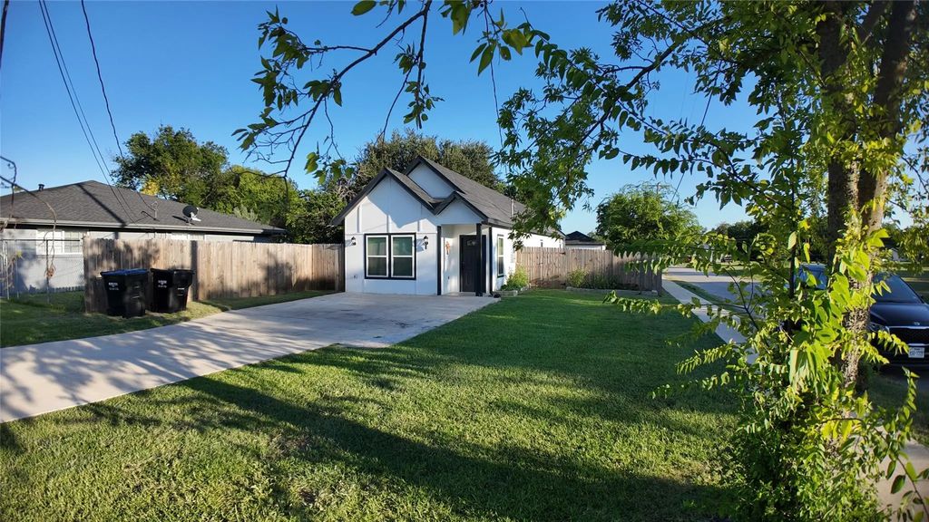 4709 Lee Street, Greenville