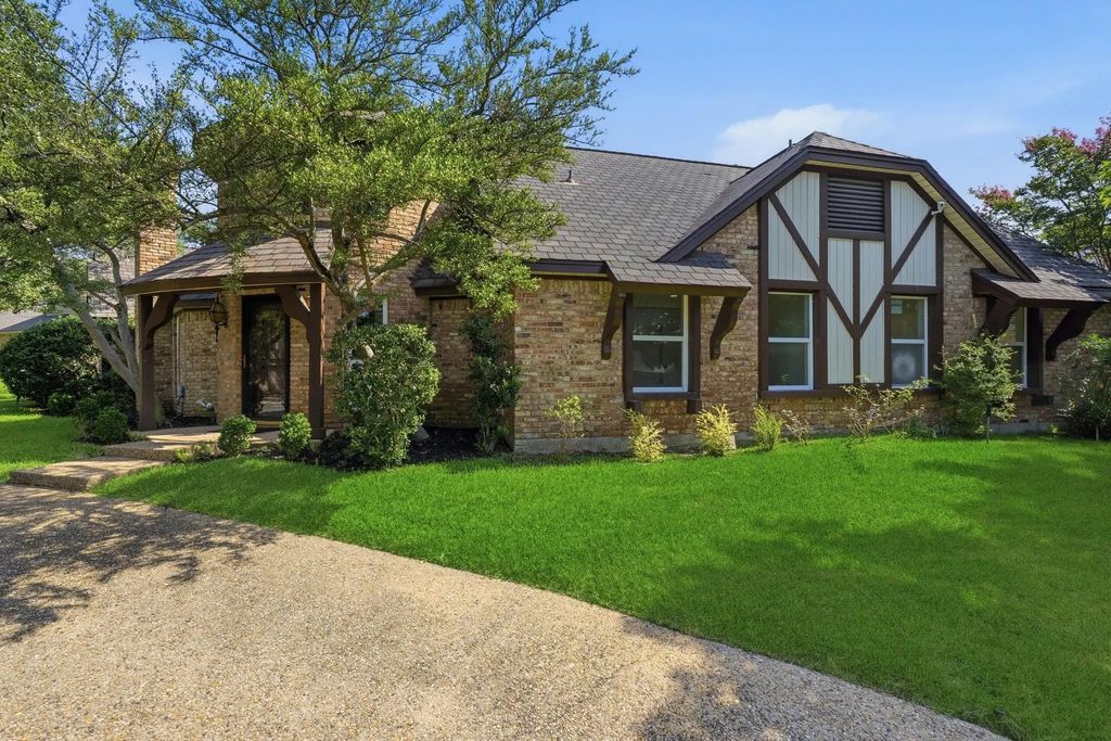 9435 Spring Hollow Drive, Dallas