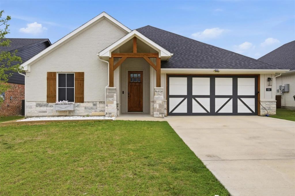 924 Rodgers Avenue, Godley