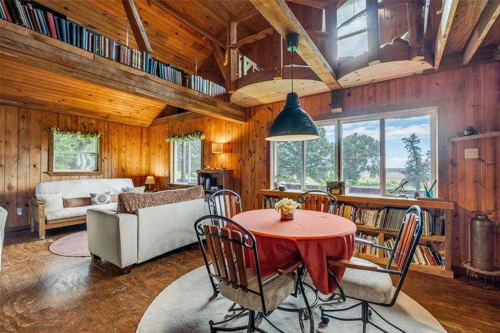 757 Private Road 192, Denison