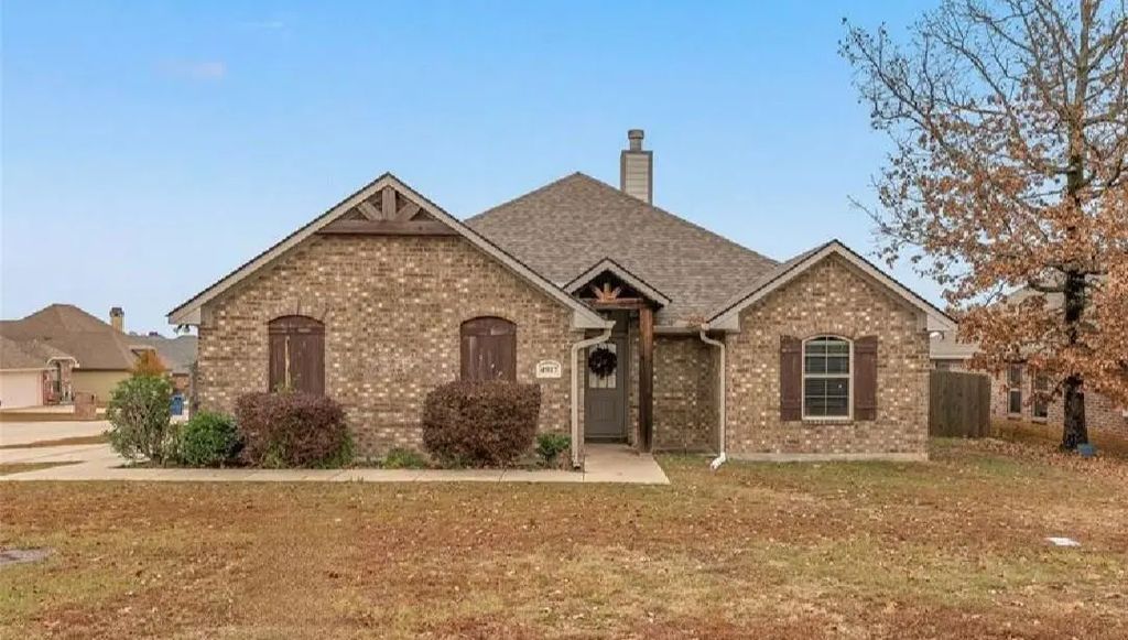4917 Players Loop, Blanchard