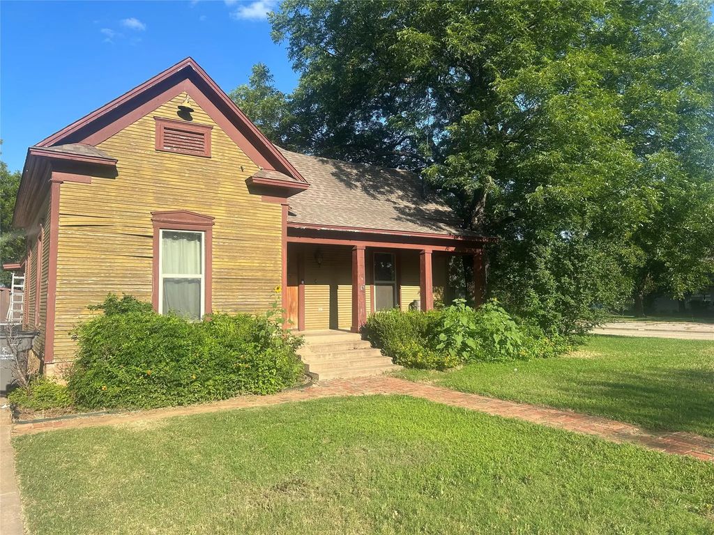 731 Kentucky Street, Graham