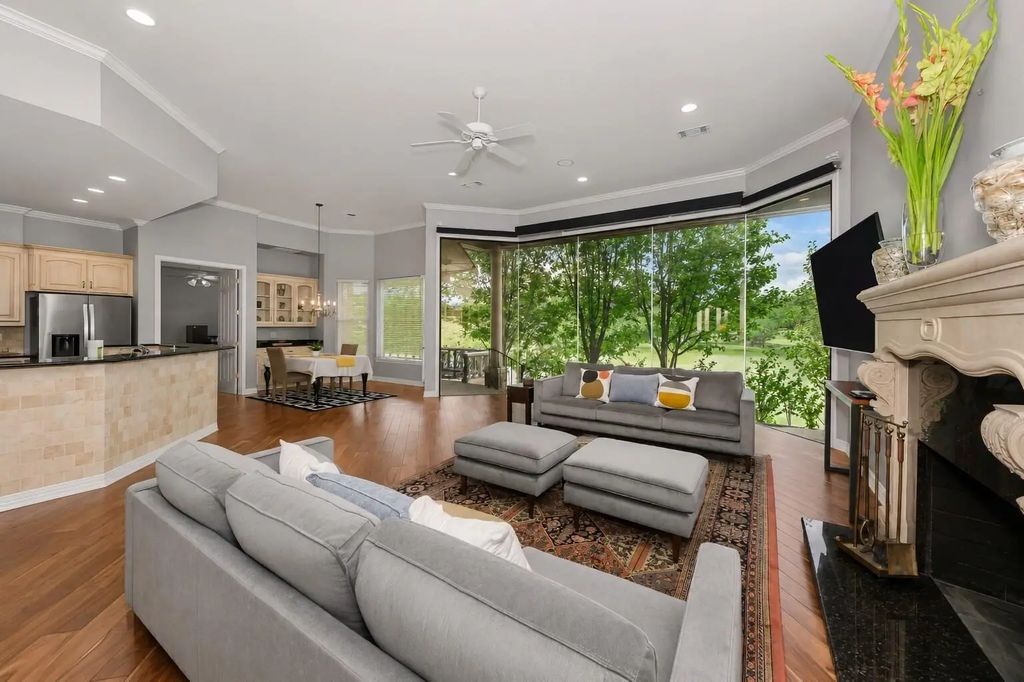 5974 River Bend Drive, Benbrook