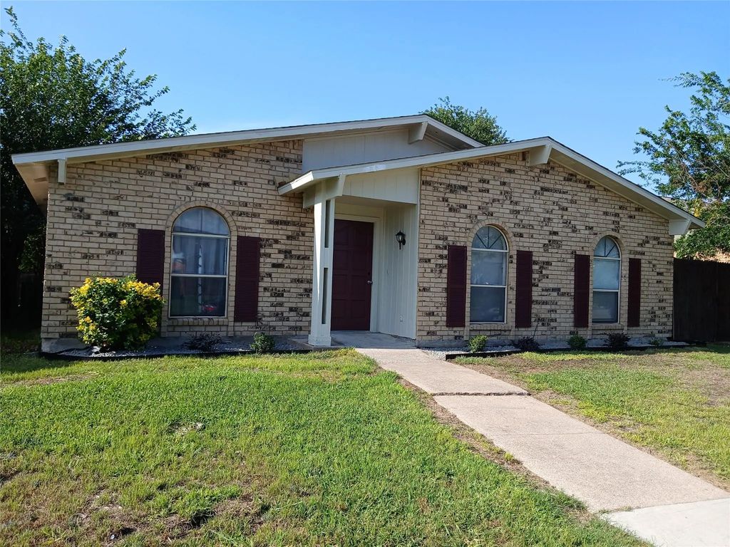 5616 Tucker Street, The Colony